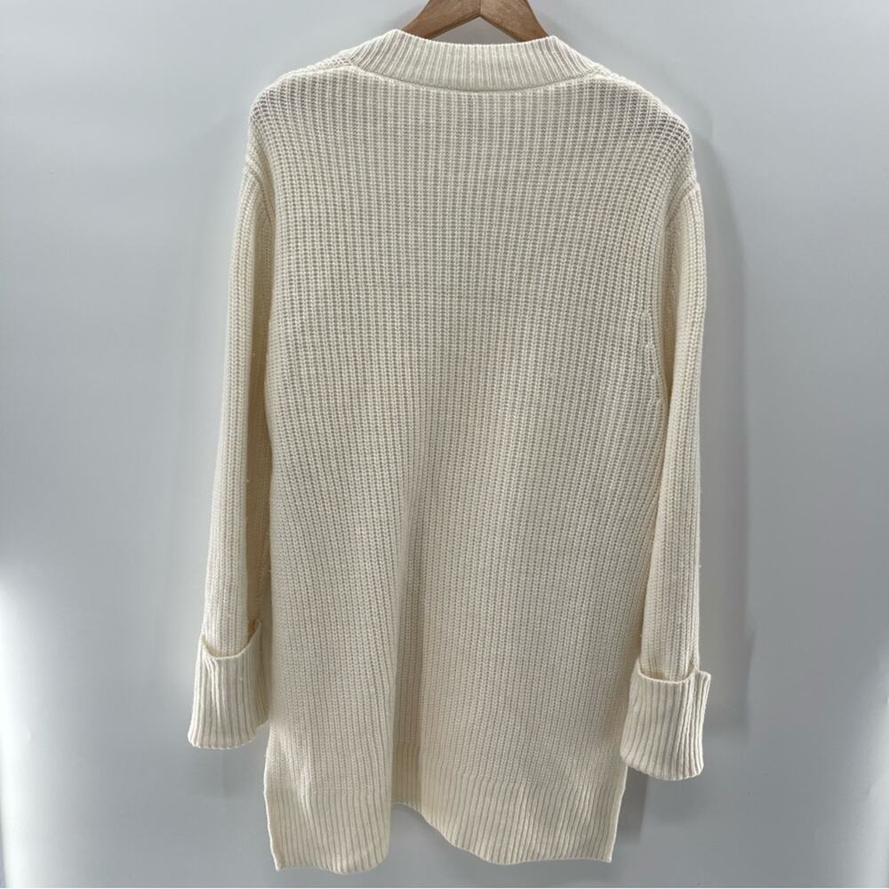 Athleta Shasta V-Neck Oversized Wool Chunky Knit Ivory
Dove Chunky Sweater Small - Picture 9 of 12